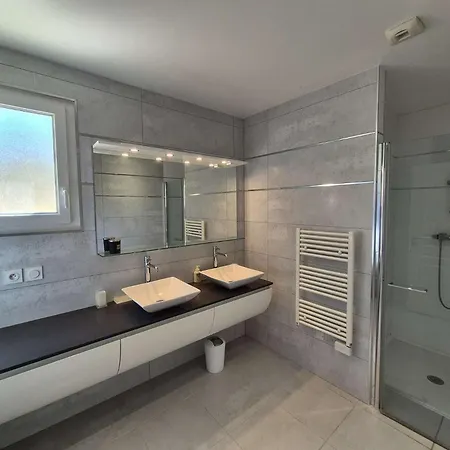 Contemporain 2 - Vue - Climatise - A Pied * Saint-Mandrier-sur-Mer